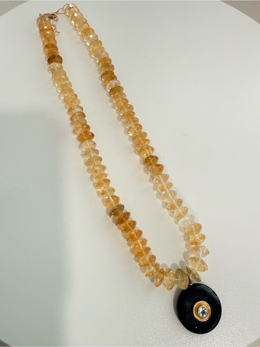 Handmade Elegant Citrine Bead Necklace with Onyx Pendant - Picture 5 of 9